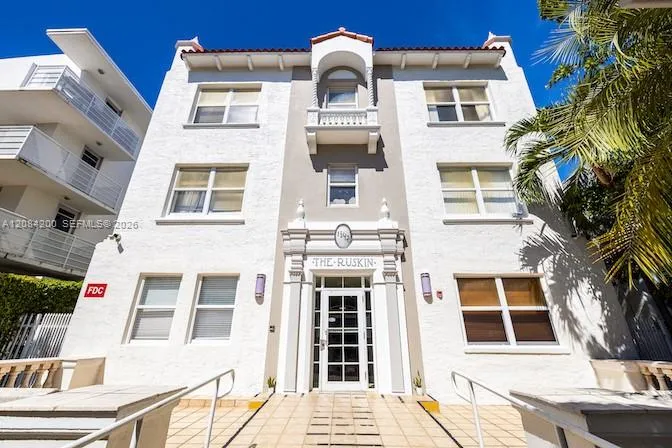 1542 Drexel Ave #302 Miami Beach, FL 33139