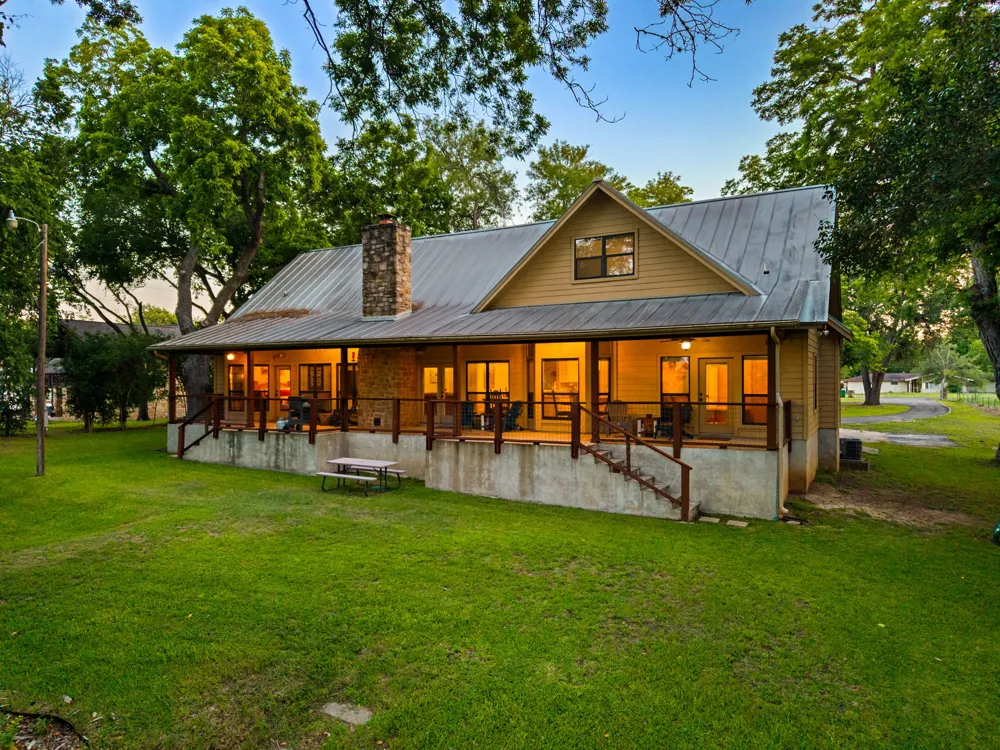 302 Guadalupe River Drive Seguin, TX 78155