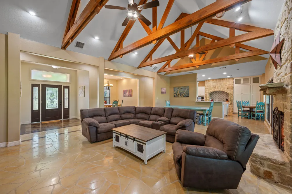 302 Guadalupe River Drive Seguin, TX 78155