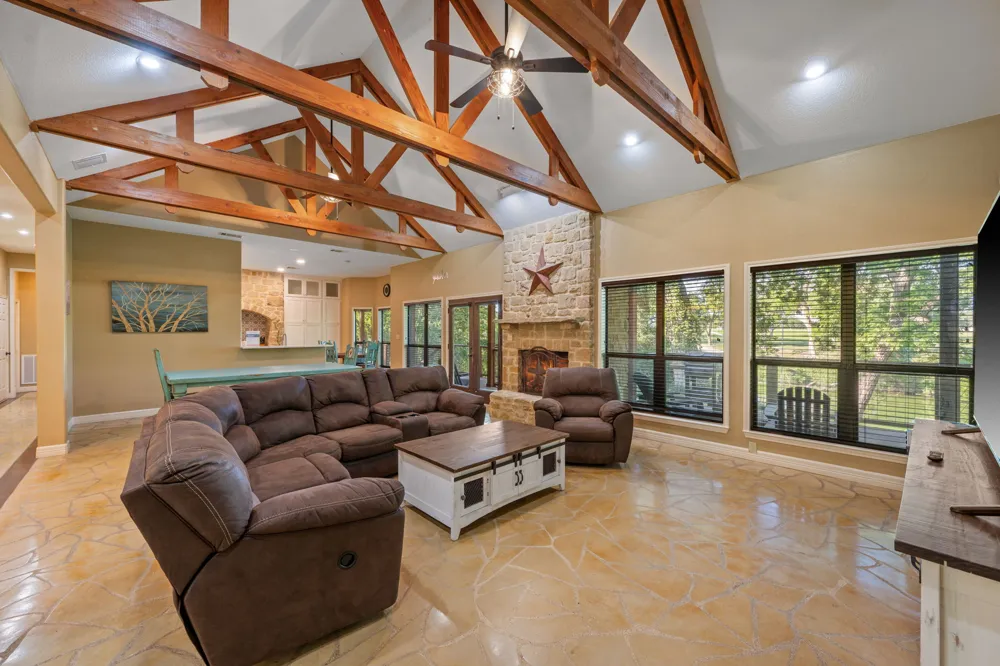 302 Guadalupe River Drive Seguin, TX 78155