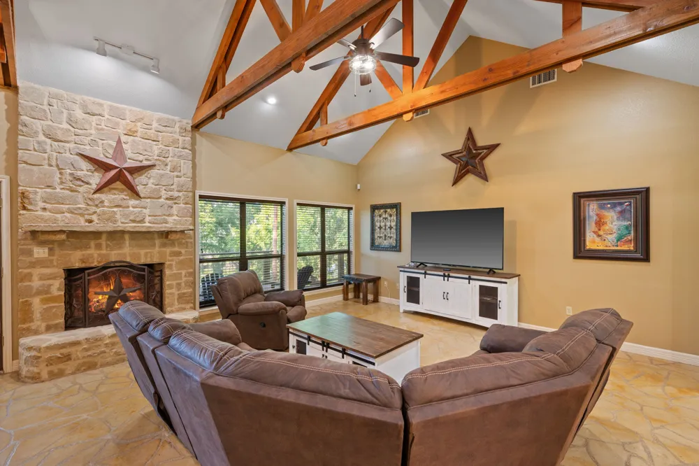 302 Guadalupe River Drive Seguin, TX 78155
