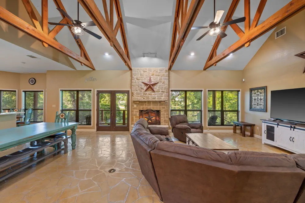 302 Guadalupe River Drive Seguin, TX 78155