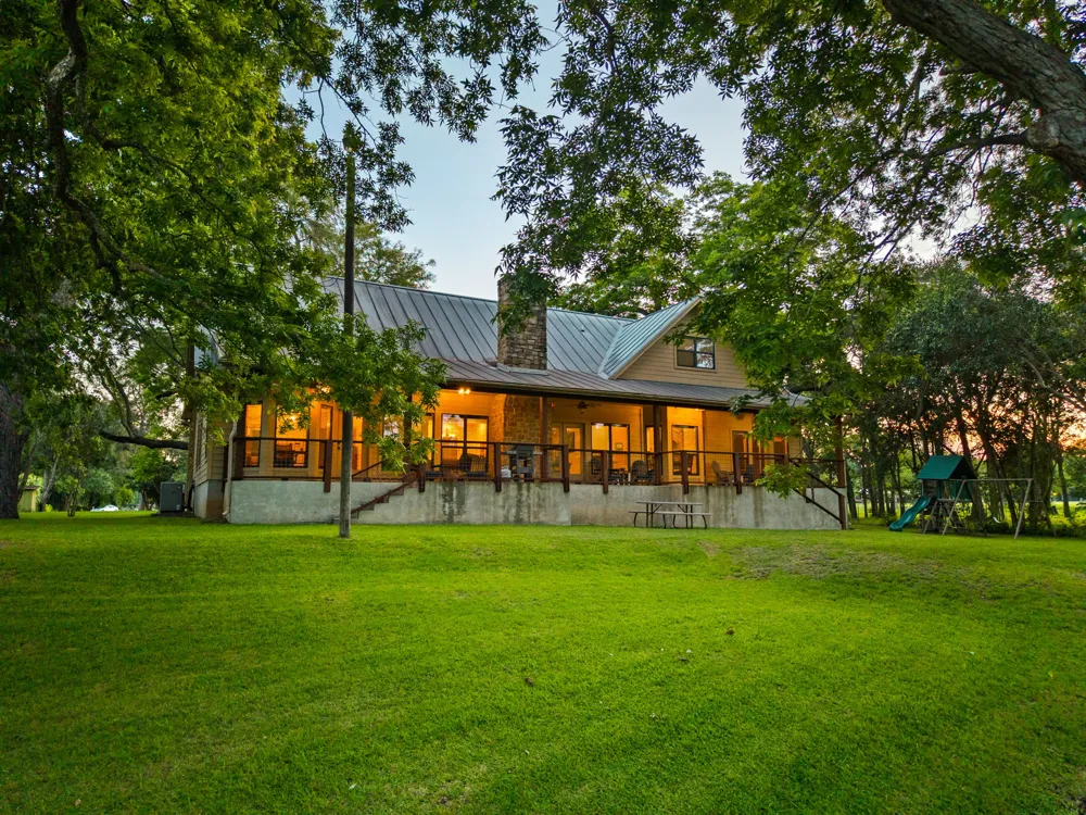 302 Guadalupe River Drive Seguin, TX 78155