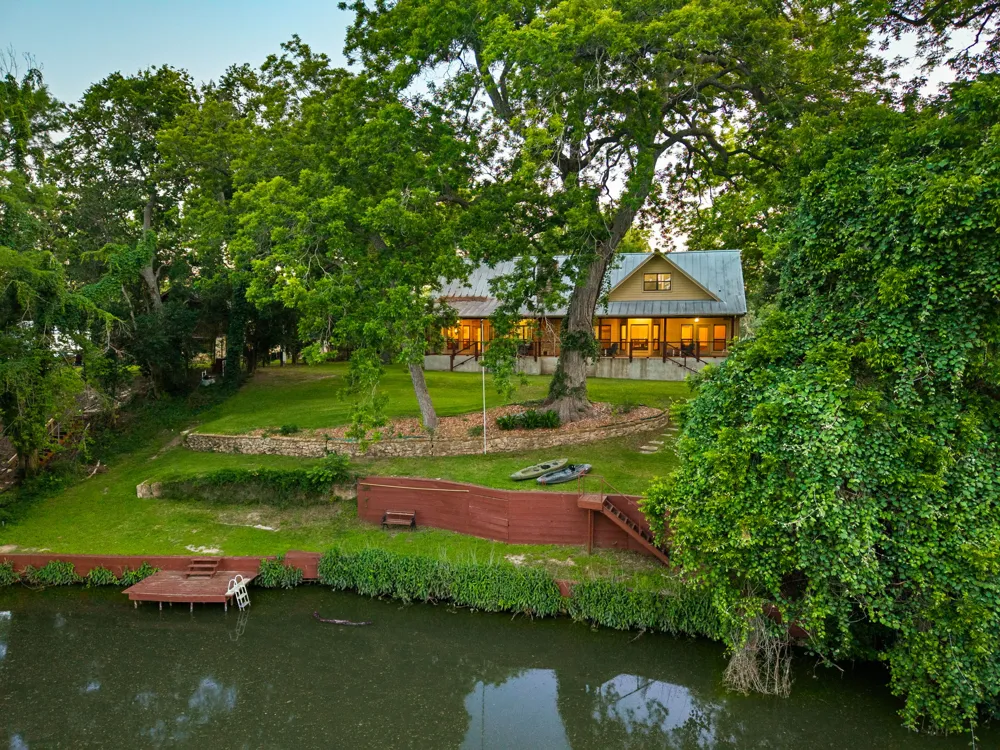 302 Guadalupe River Drive Seguin, TX 78155