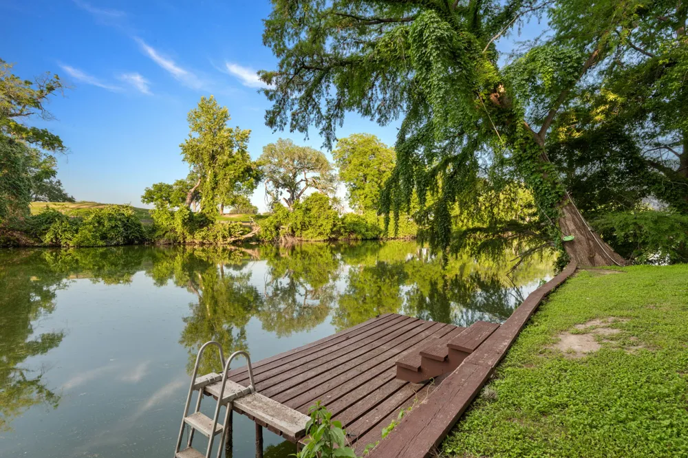 302 Guadalupe River Drive Seguin, TX 78155