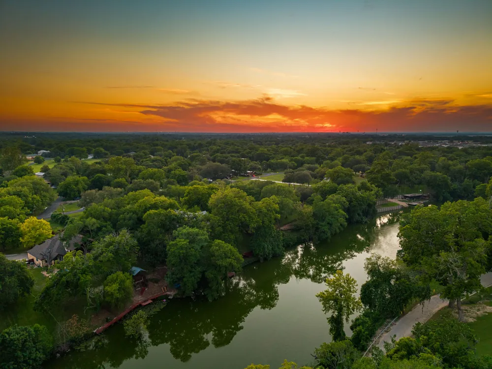 302 Guadalupe River Drive Seguin, TX 78155