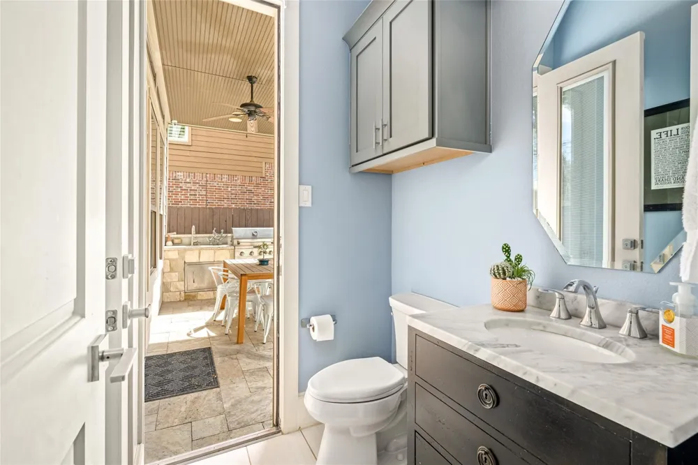 1045 Rosepoint Street Houston, TX 77018