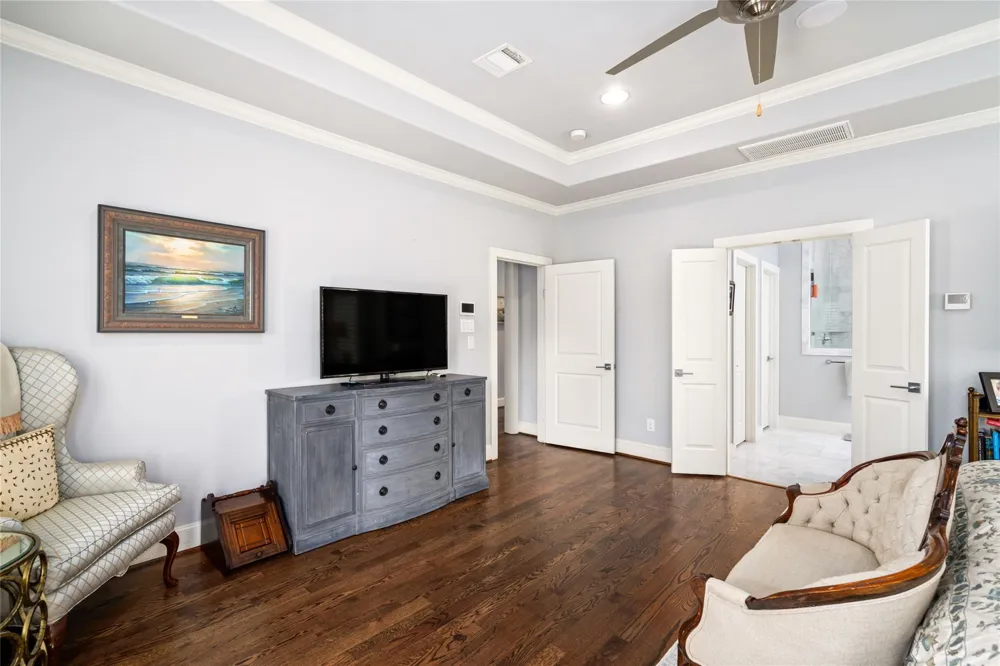 1045 Rosepoint Street Houston, TX 77018