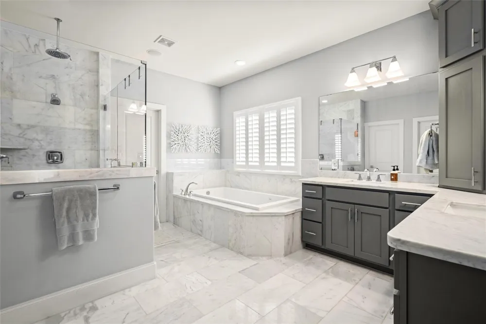 1045 Rosepoint Street Houston, TX 77018