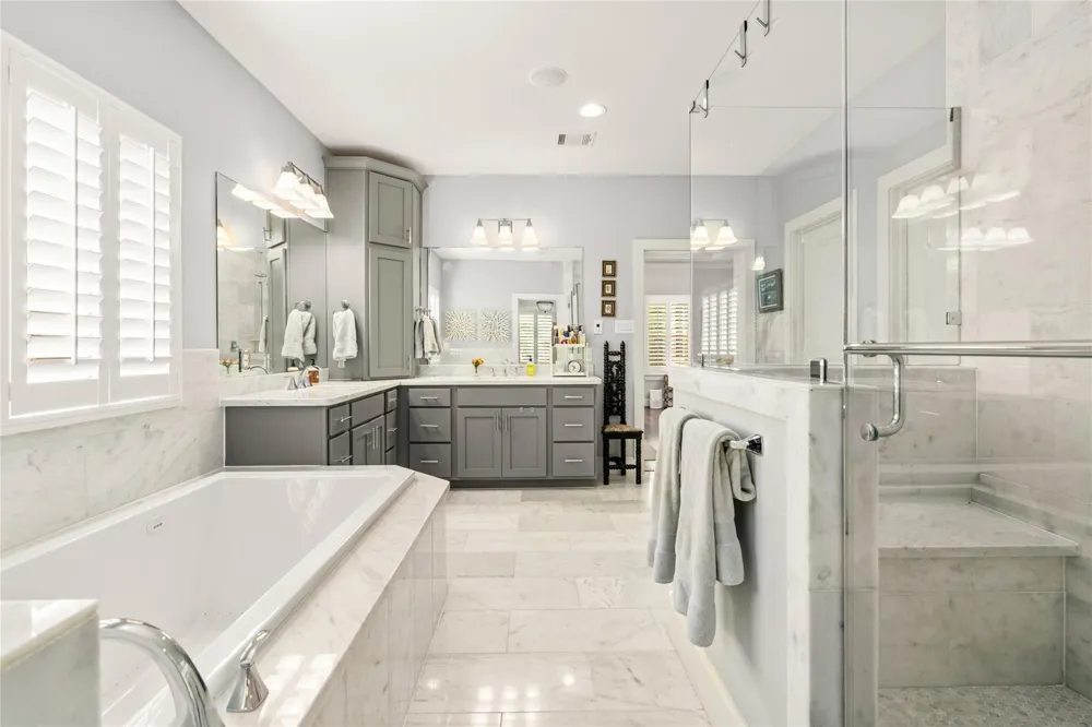 1045 Rosepoint Street Houston, TX 77018
