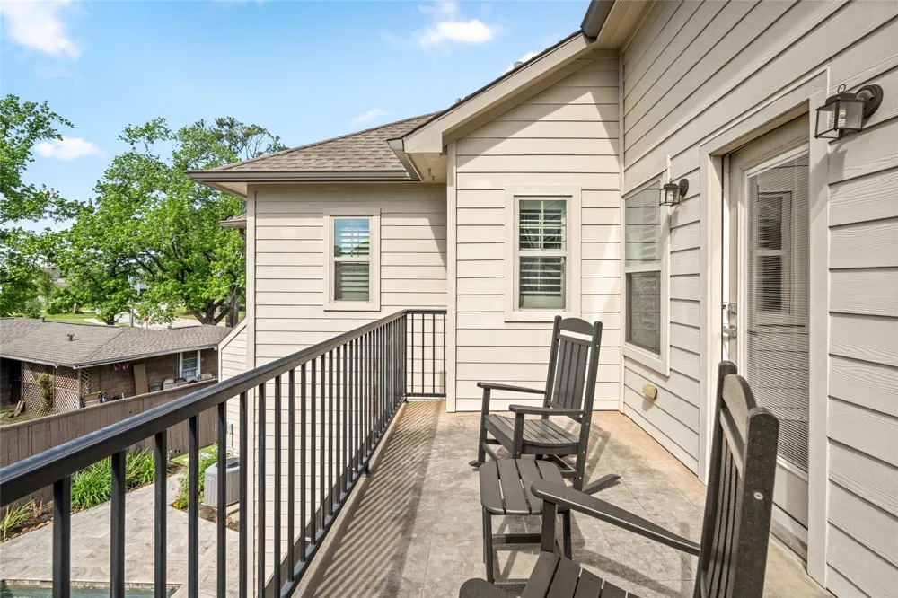 1045 Rosepoint Street Houston, TX 77018