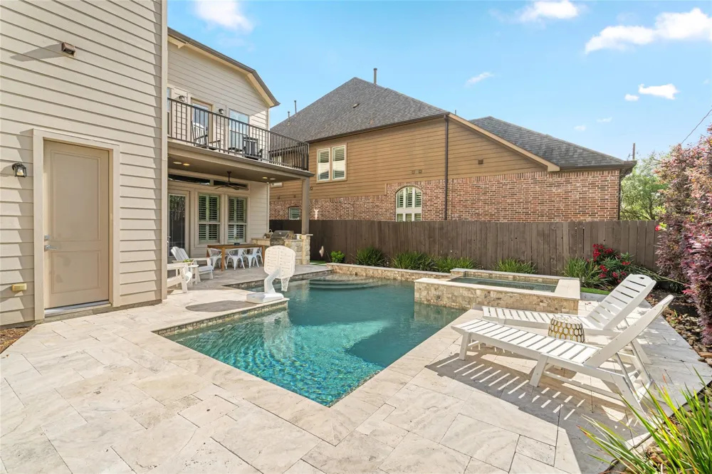 1045 Rosepoint Street Houston, TX 77018