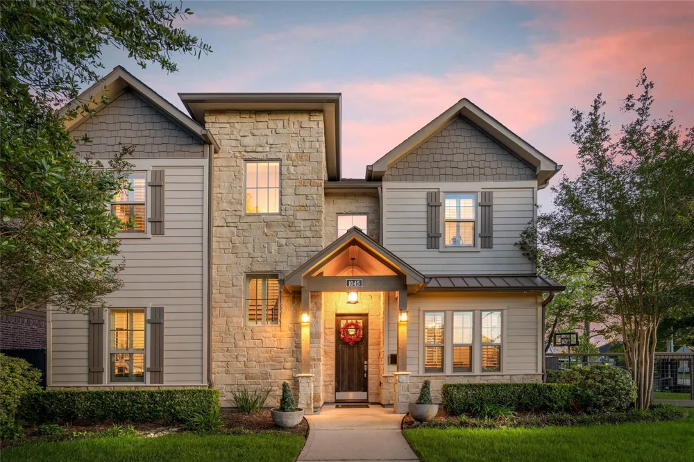 1045 Rosepoint Street Houston, TX 77018