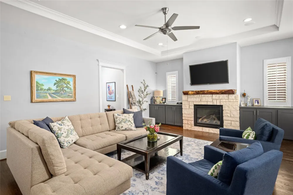 1045 Rosepoint Street Houston, TX 77018