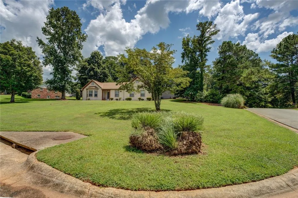 4938 Lake Forest Drive Conyers, GA 30094
