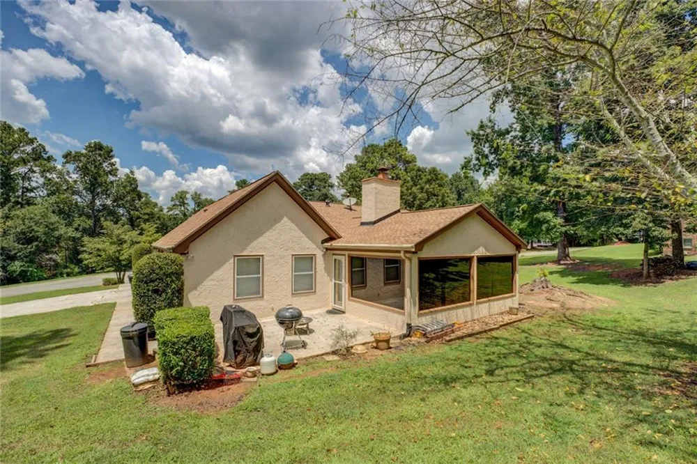 4938 Lake Forest Drive Conyers, GA 30094