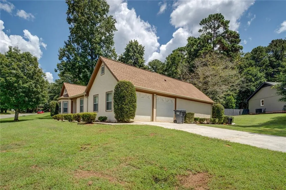 4938 Lake Forest Drive Conyers, GA 30094