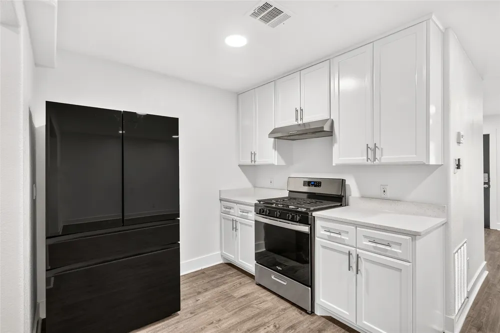 8949 Shorelark Drive Dallas, TX 75217
