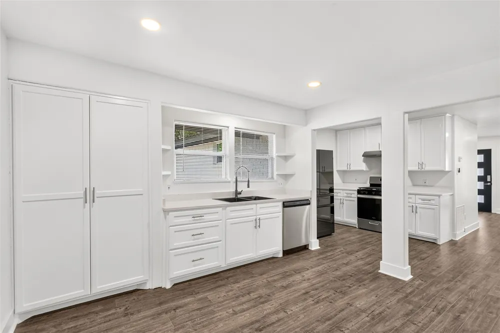 8949 Shorelark Drive Dallas, TX 75217