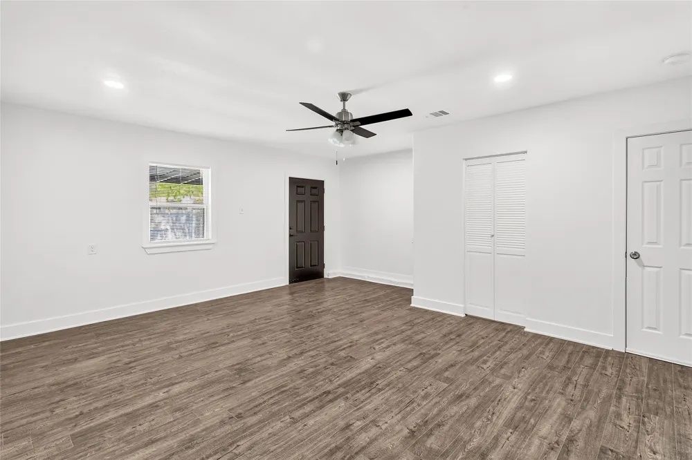8949 Shorelark Drive Dallas, TX 75217
