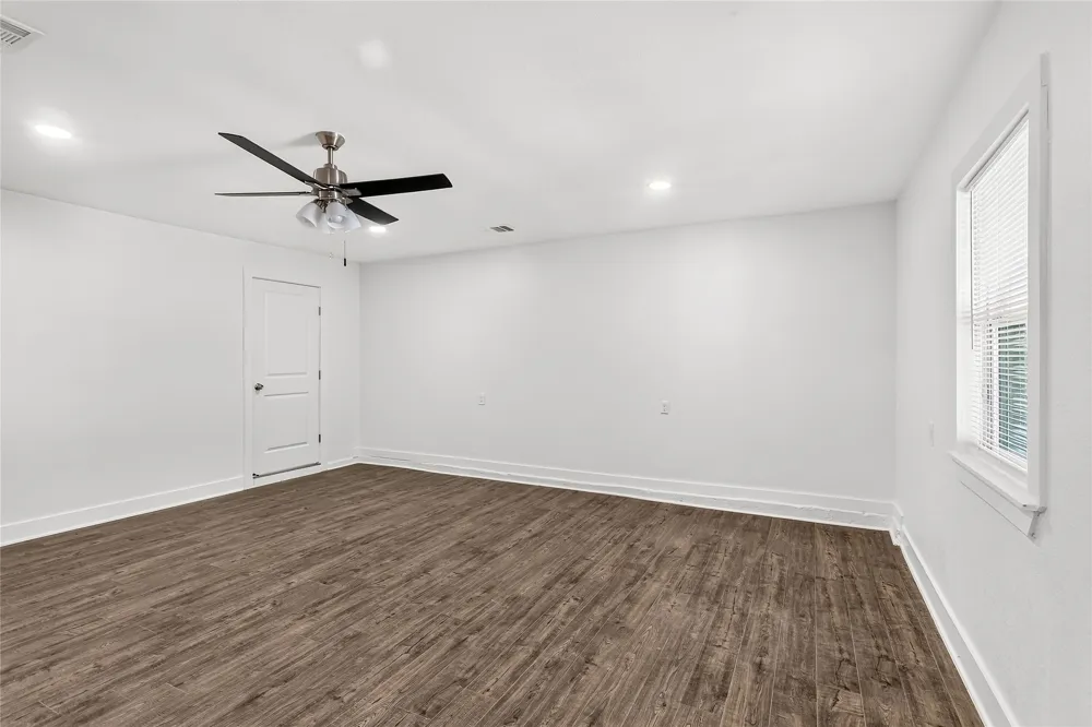 8949 Shorelark Drive Dallas, TX 75217
