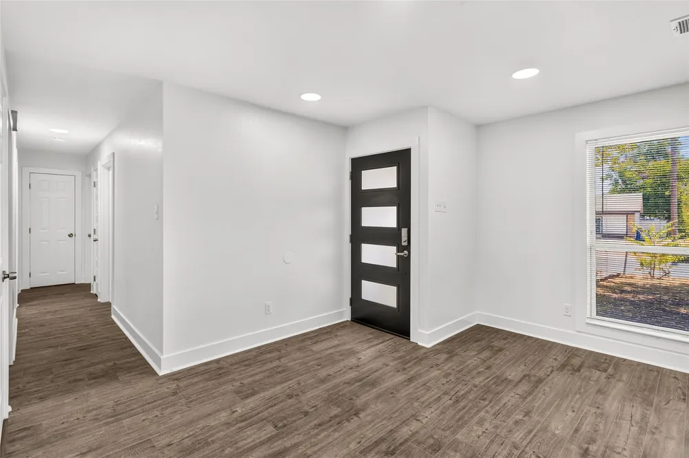 8949 Shorelark Drive Dallas, TX 75217