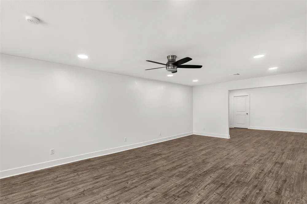 8949 Shorelark Drive Dallas, TX 75217