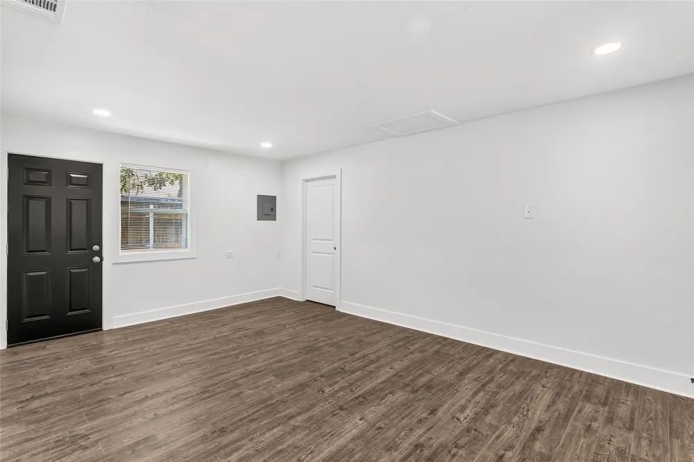 8949 Shorelark Drive Dallas, TX 75217