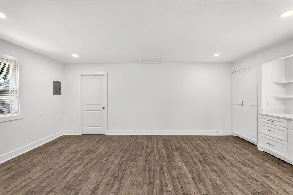 8949 Shorelark Drive Dallas, TX 75217
