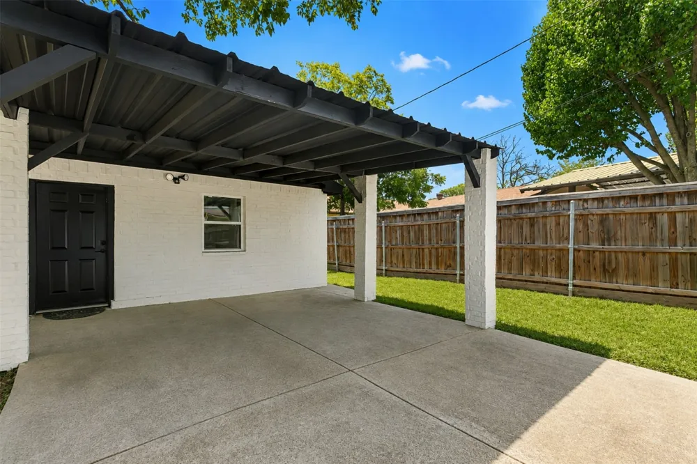 8949 Shorelark Drive Dallas, TX 75217