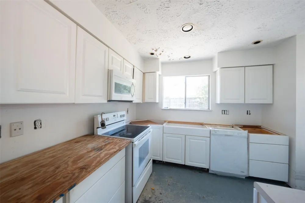 21223 Fernhollow Lane Spring, TX 77388