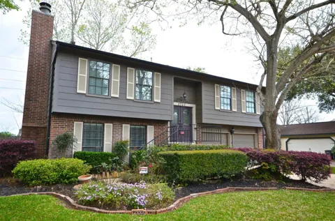 2723 Country Place Drive