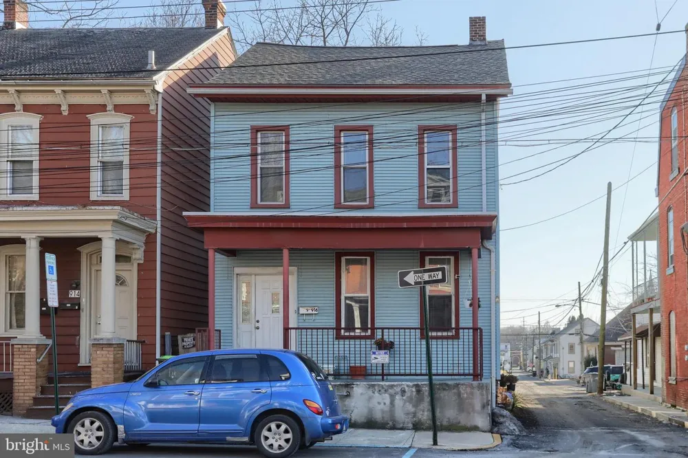 916 WALNUT STREET Lebanon, PA 17042