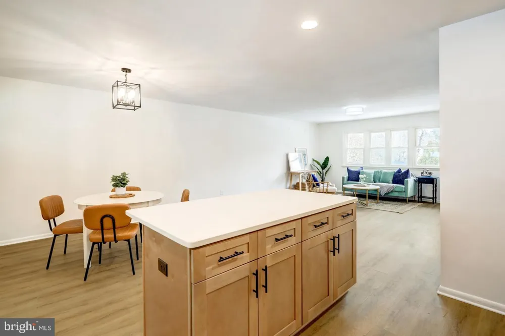 333 GOLF HILLS ROAD Havertown, PA 19083