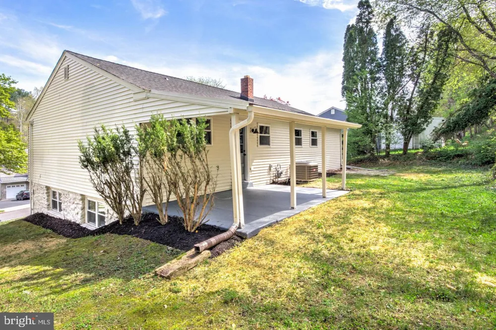 333 GOLF HILLS ROAD Havertown, PA 19083