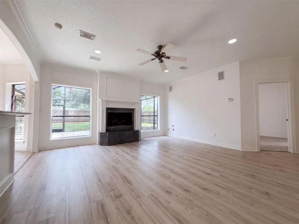201 Rosemary Lane Lake Jackson, TX 77566