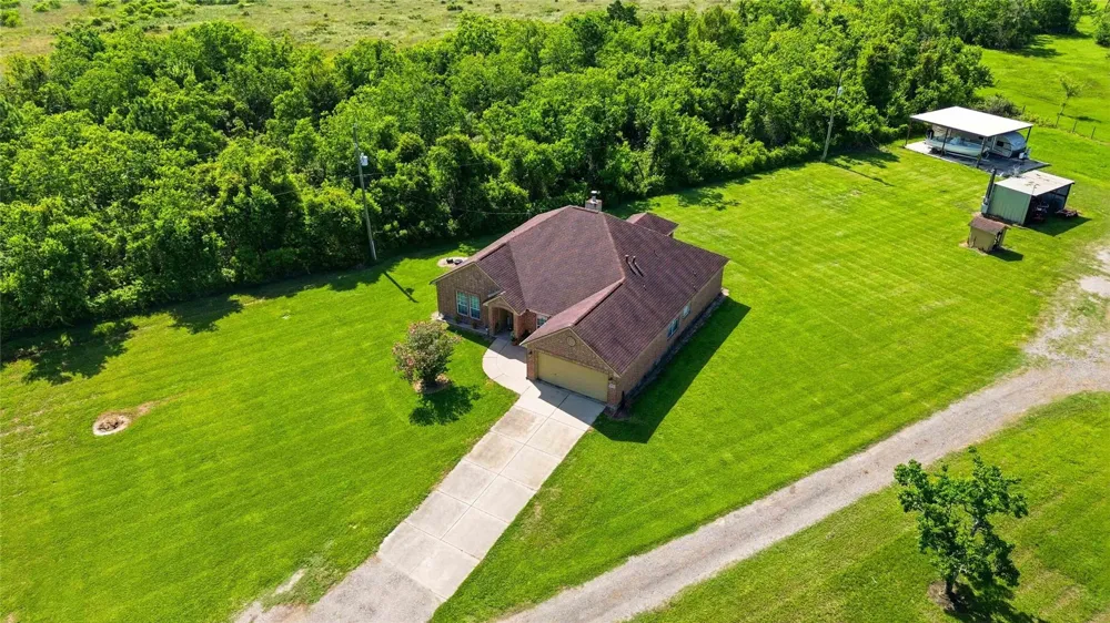 8686 Fm-2004 Santa Fe, TX 77510