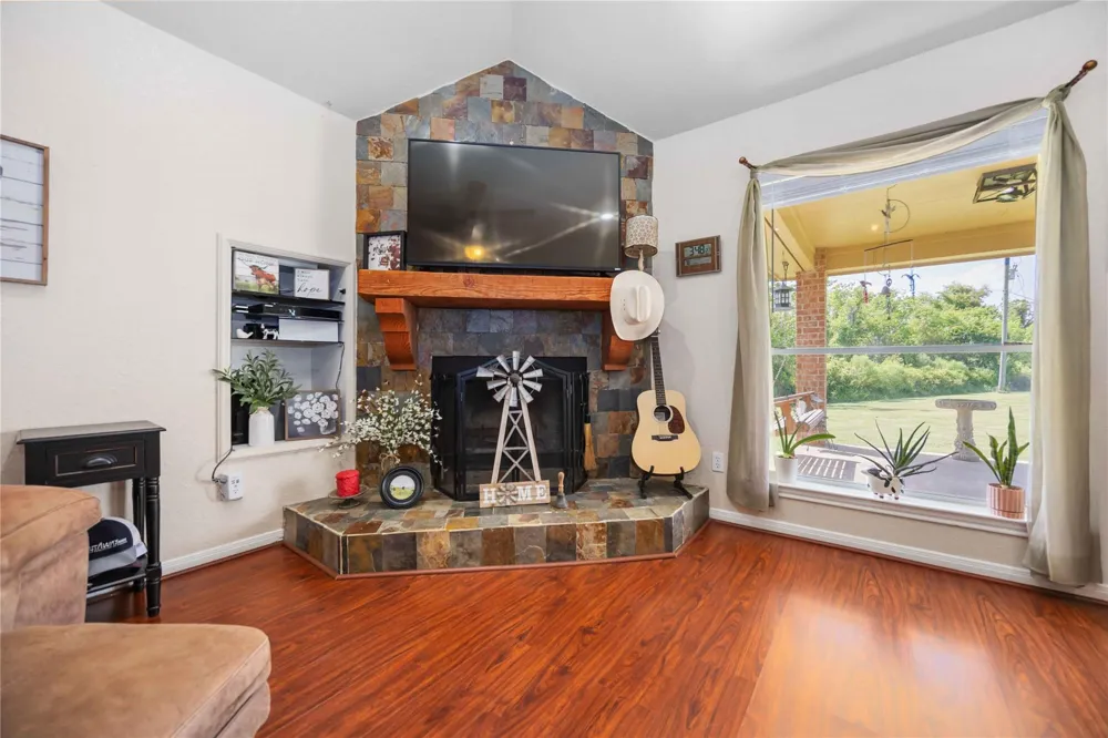 8686 Fm-2004 Santa Fe, TX 77510
