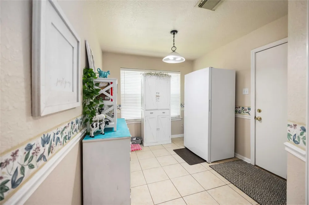 8686 Fm-2004 Santa Fe, TX 77510