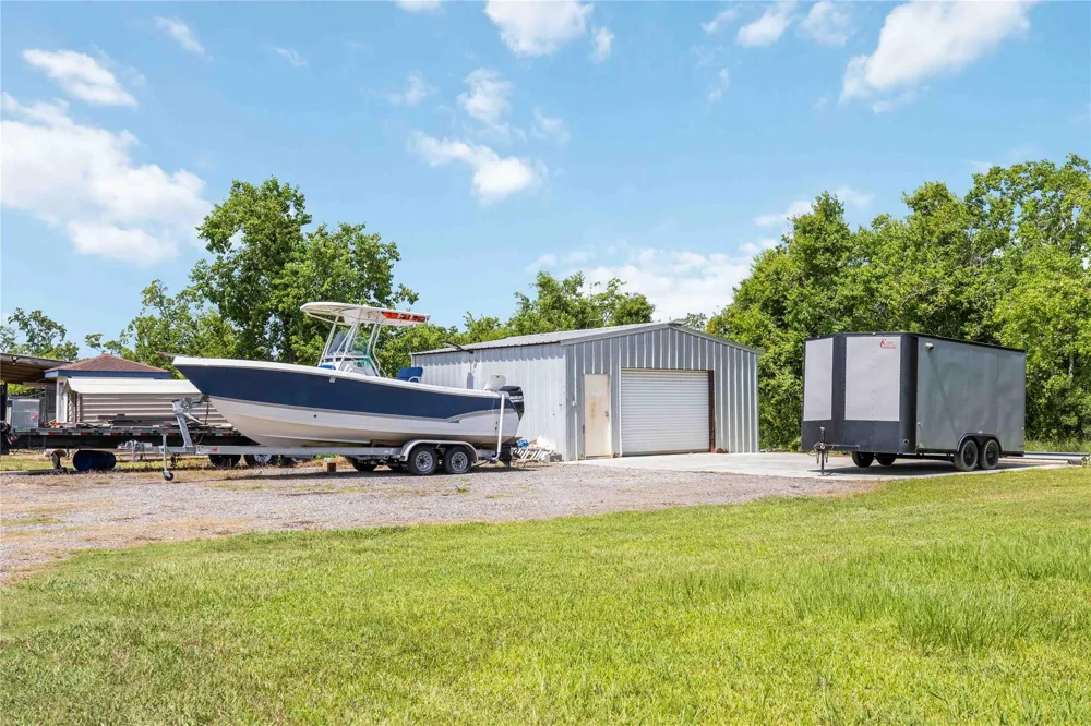 8686 Fm-2004 Santa Fe, TX 77510