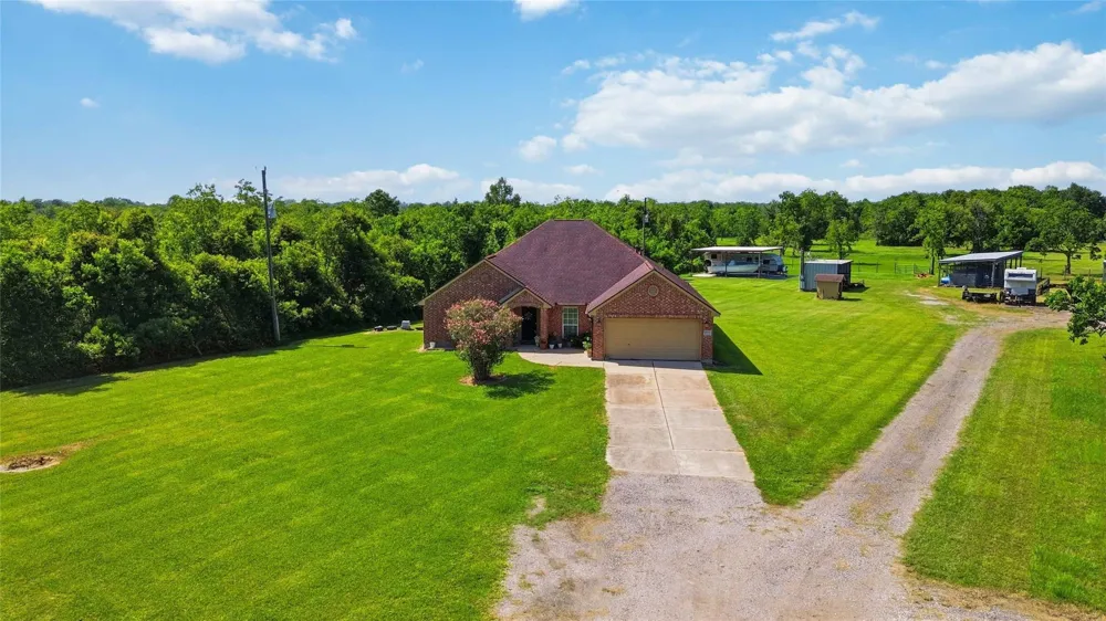 8686 Fm-2004 Santa Fe, TX 77510