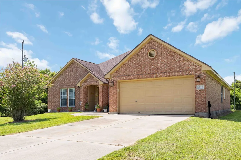 8686 Fm-2004 Santa Fe, TX 77510