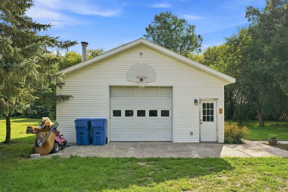 13921 Old 14 Mile Road NE Greenville, MI 48838