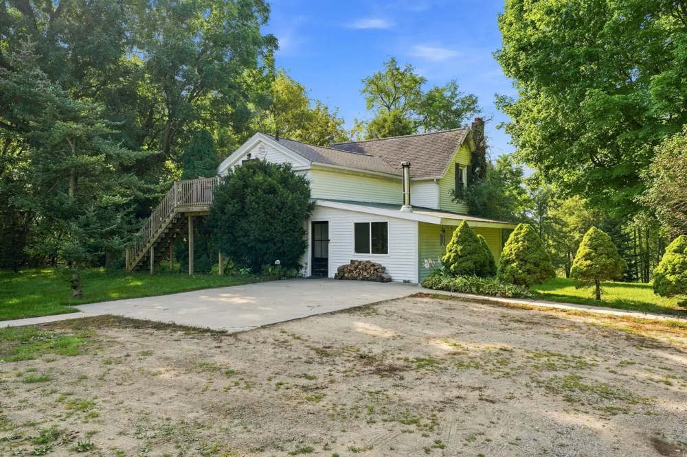 13921 Old 14 Mile Road NE Greenville, MI 48838