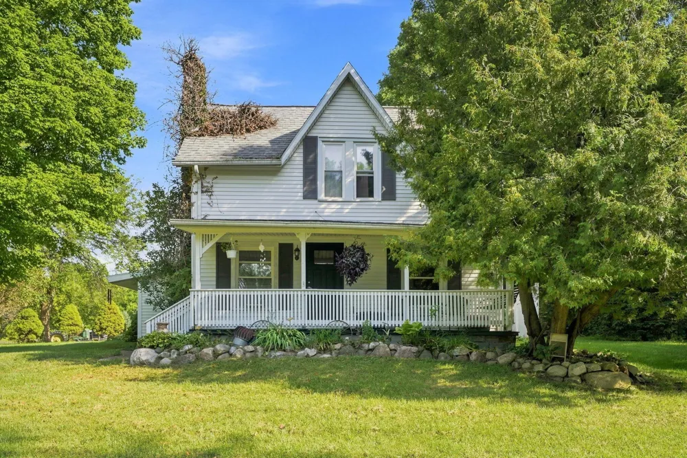13921 Old 14 Mile Road NE Greenville, MI 48838