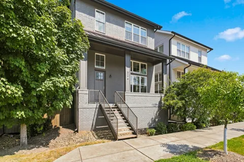526 Wedgewood Ave