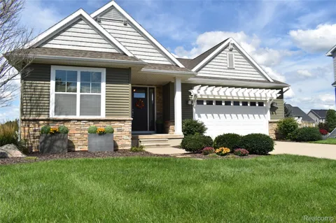 1281 Cambridge Circle