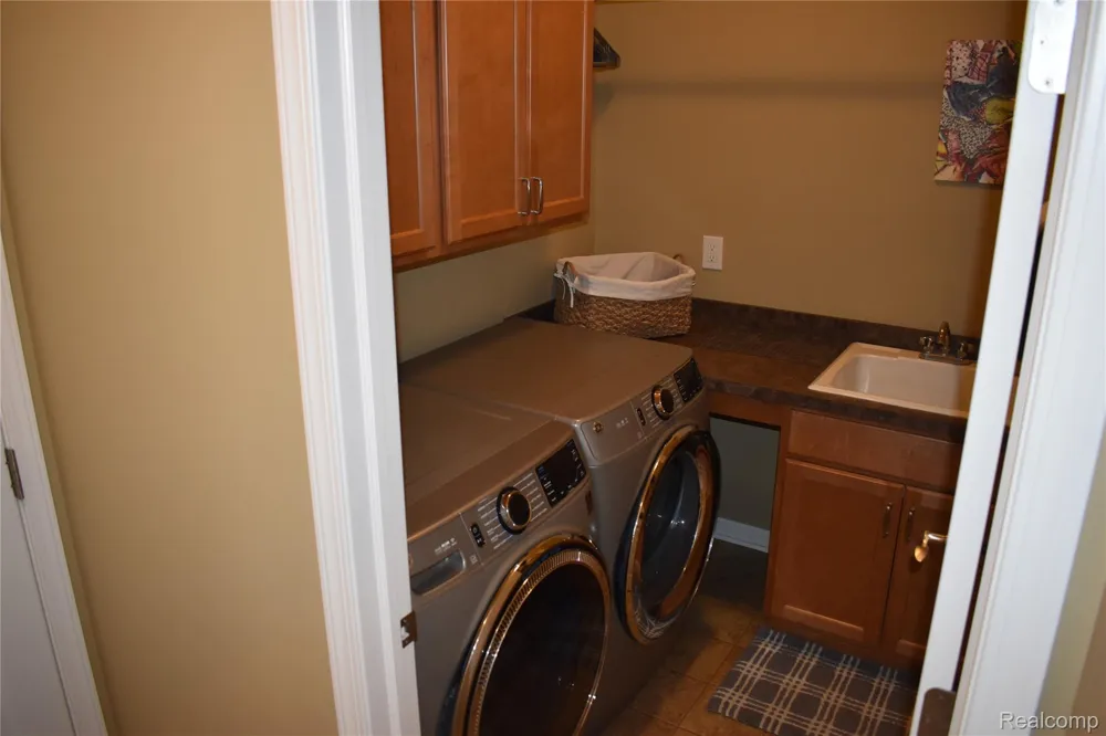 1281 Cambridge Circle Williamston City, MI 48895