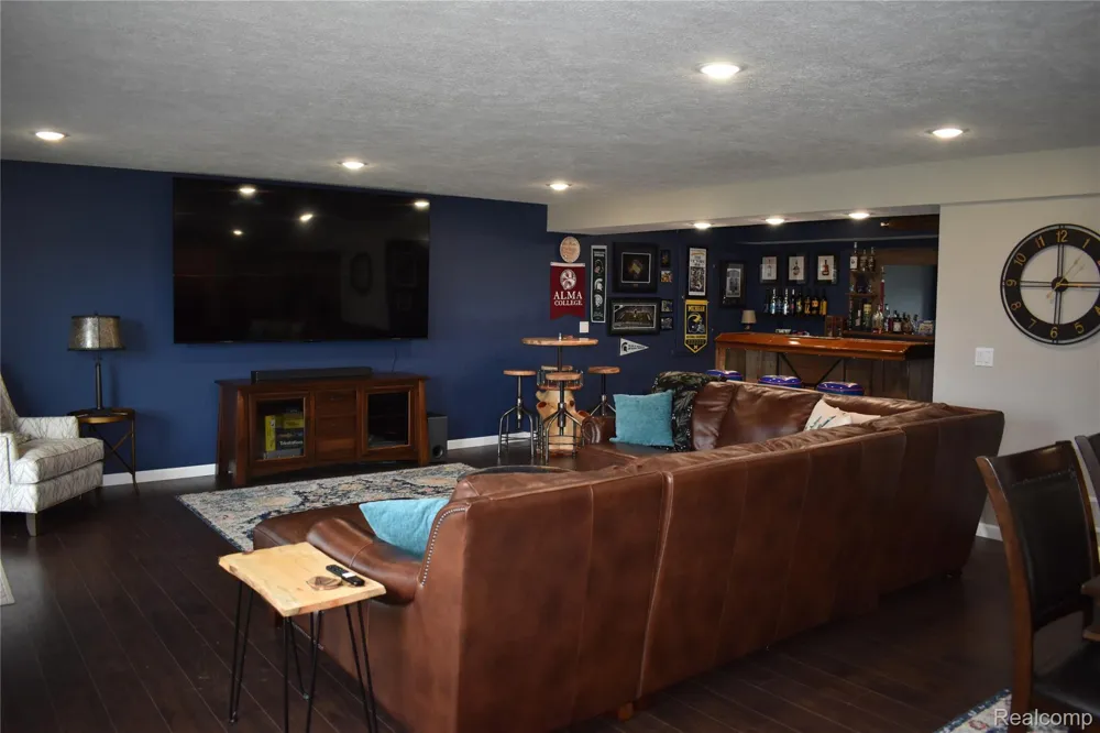 1281 Cambridge Circle Williamston City, MI 48895