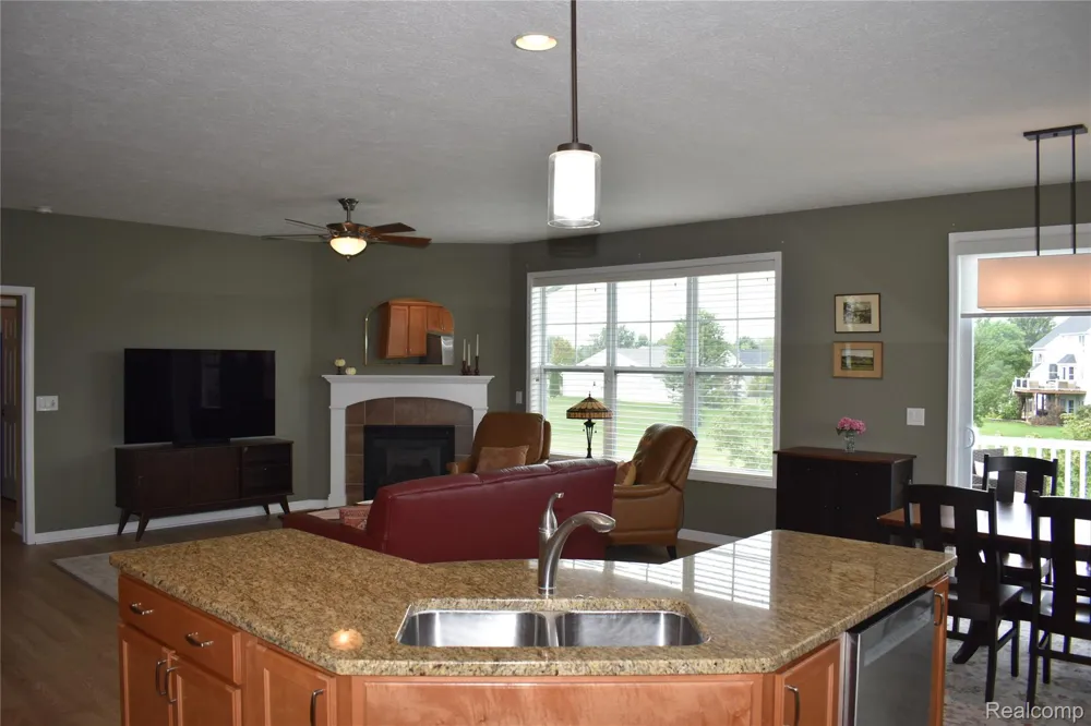 1281 Cambridge Circle Williamston City, MI 48895